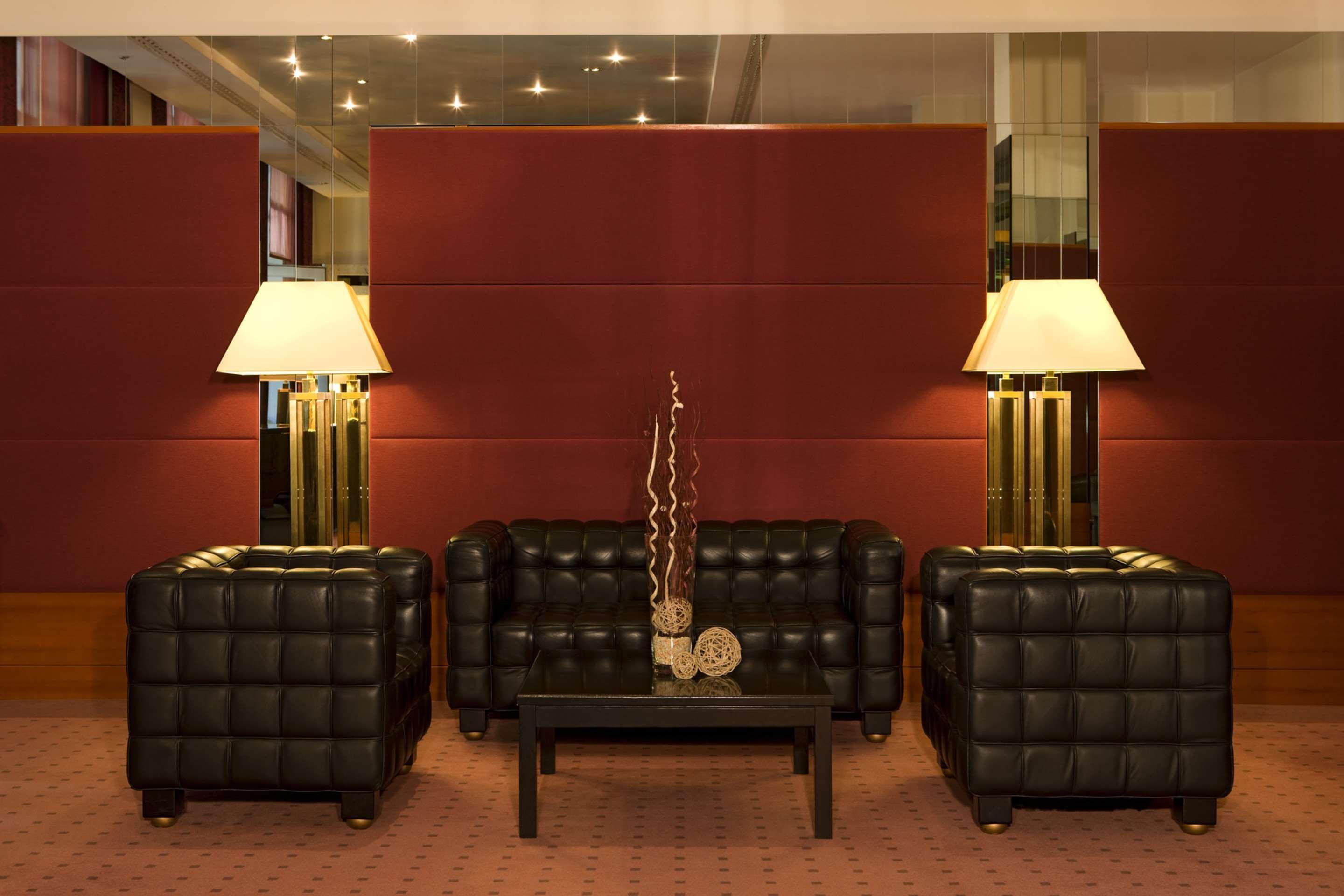 Steigenberger Hotel & Spa Bad Pyrmont Extérieur photo The interior of the hotel