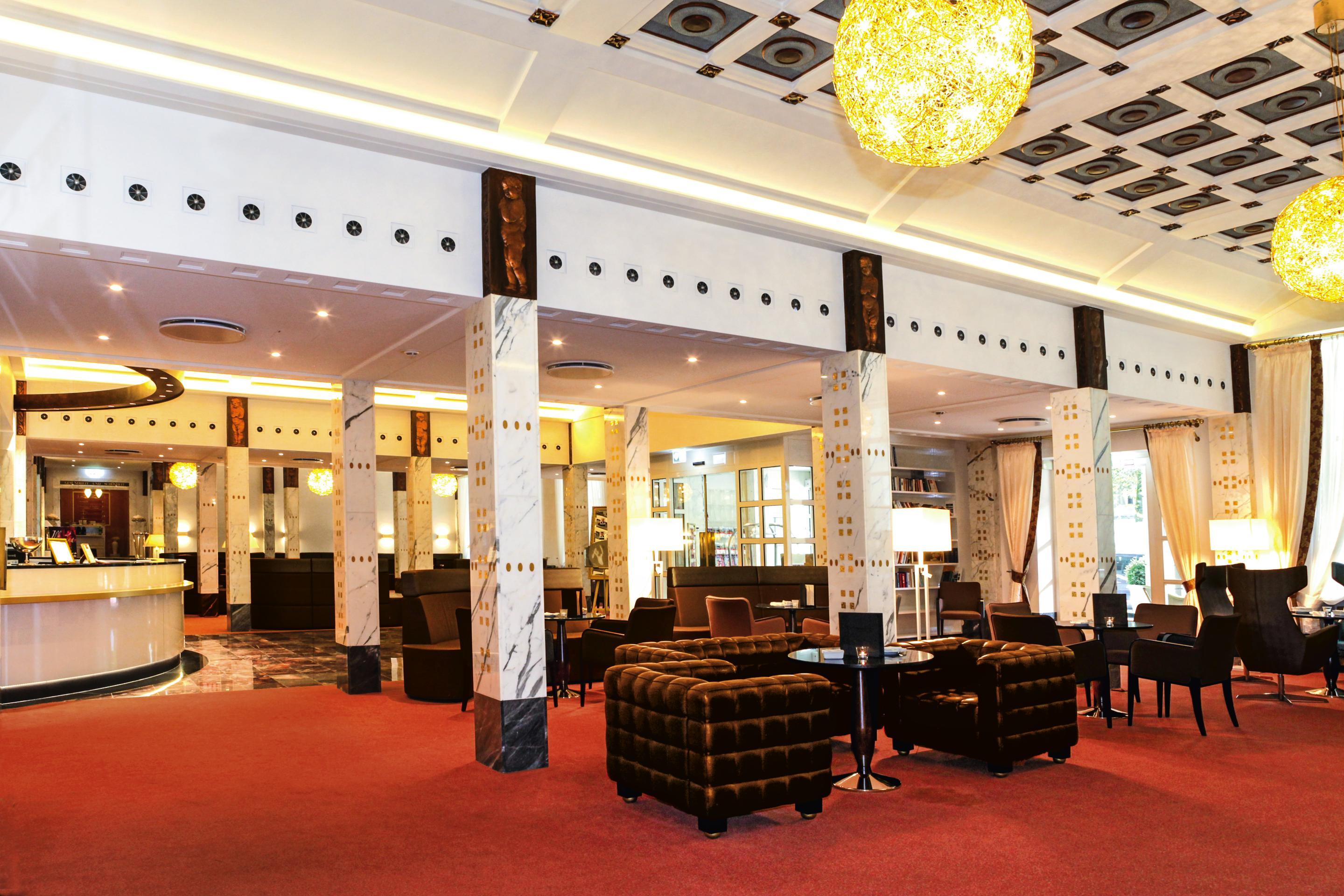 Steigenberger Hotel & Spa Bad Pyrmont Extérieur photo The interior of the hotel