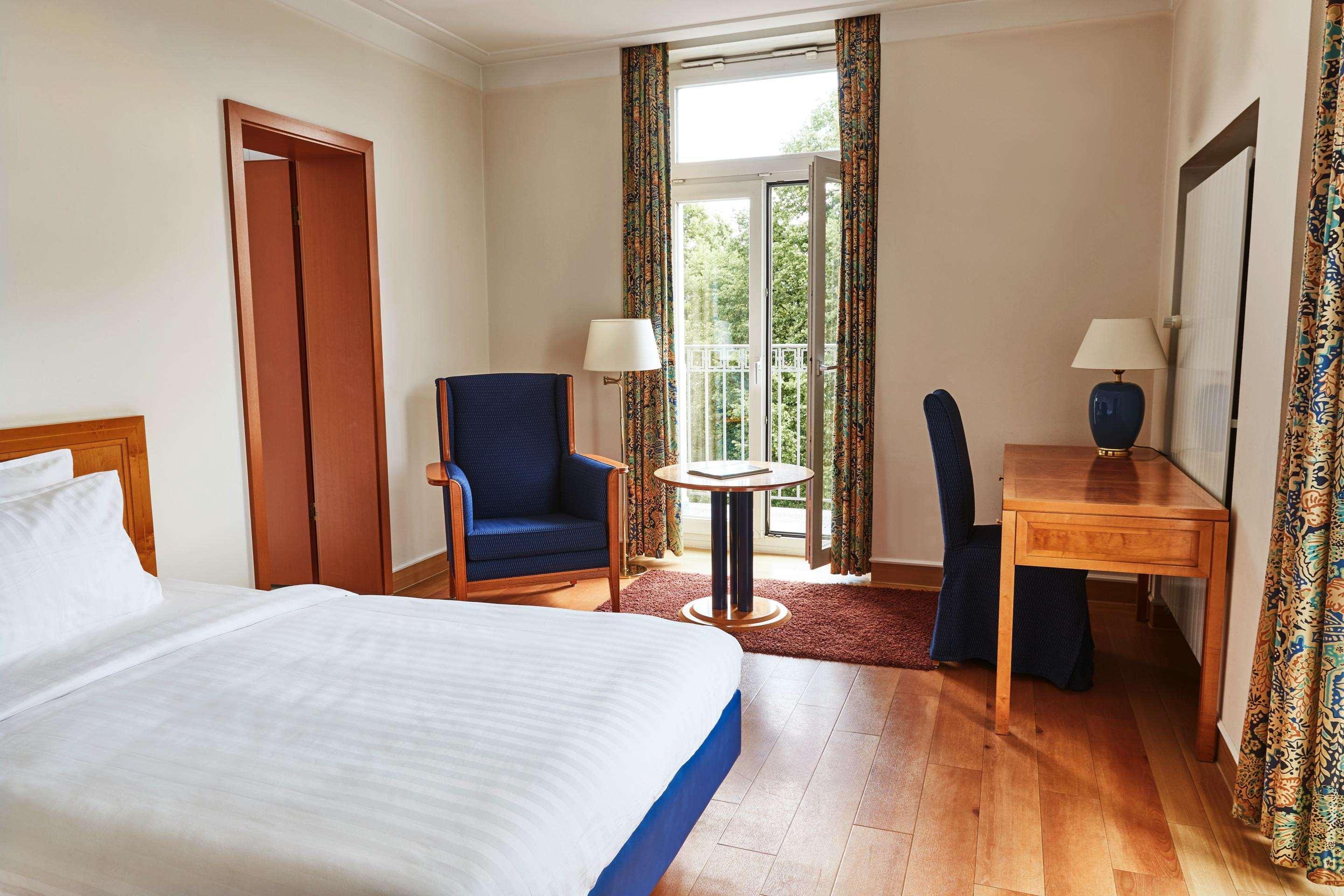 Steigenberger Hotel & Spa Bad Pyrmont Extérieur photo A typical room at the hotel