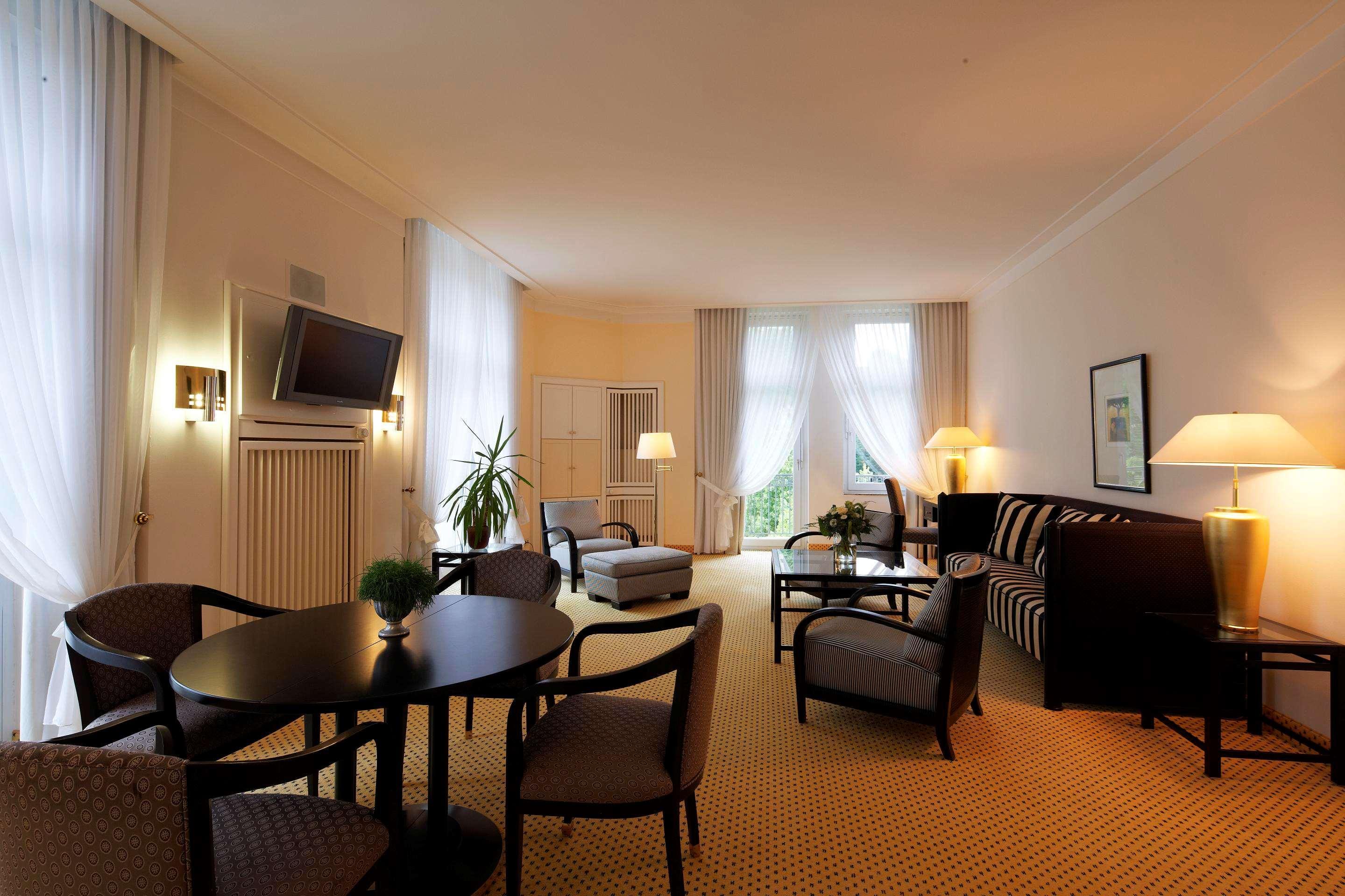 Steigenberger Hotel & Spa Bad Pyrmont Extérieur photo A suite at the Hotel de Saxe