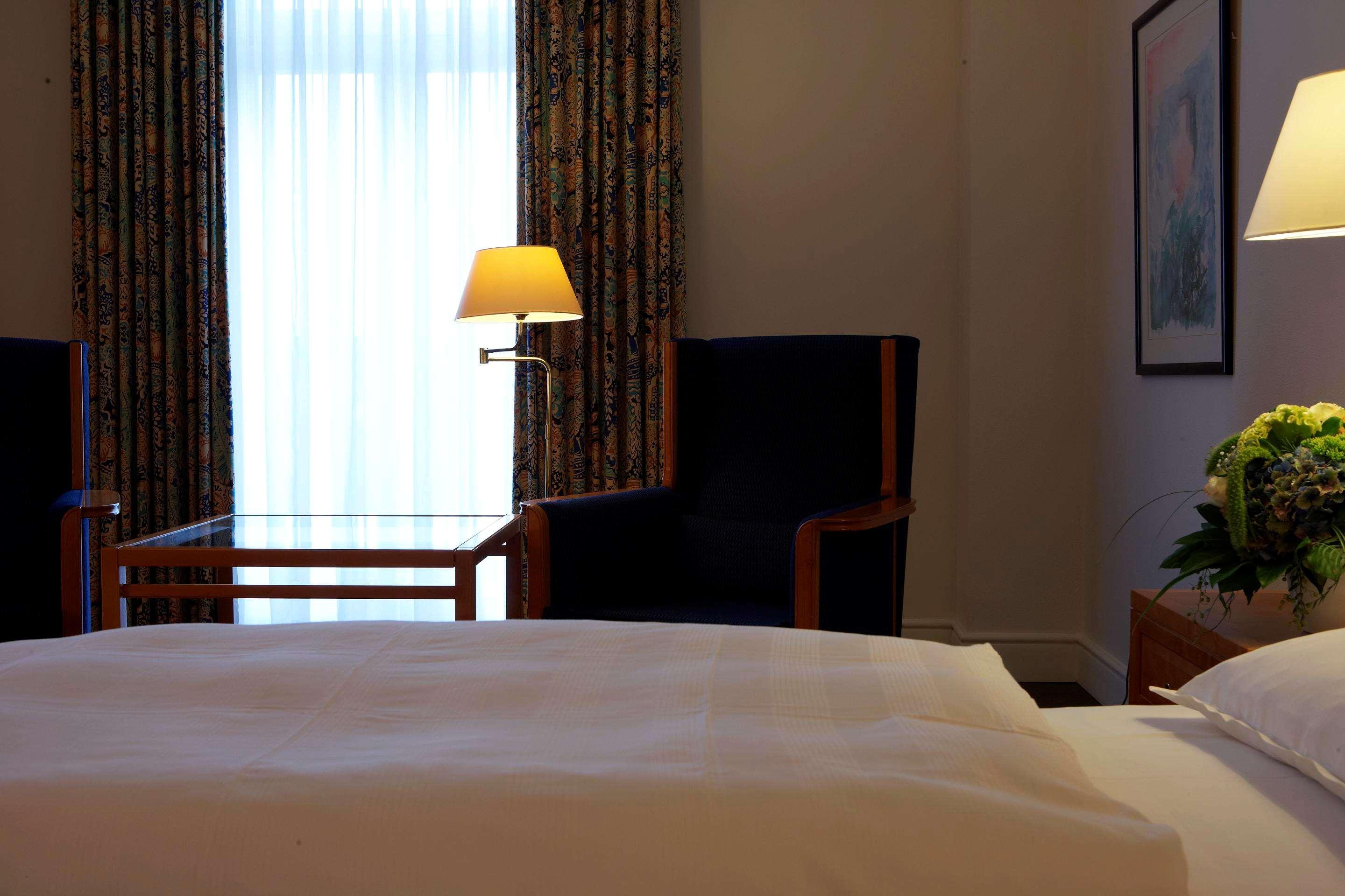 Steigenberger Hotel & Spa Bad Pyrmont Extérieur photo A room at the hotel