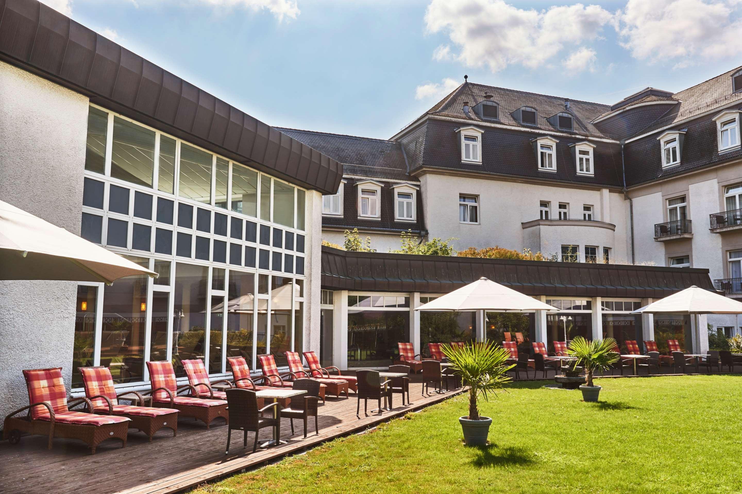 Steigenberger Hotel & Spa Bad Pyrmont Extérieur photo The hotel's garden