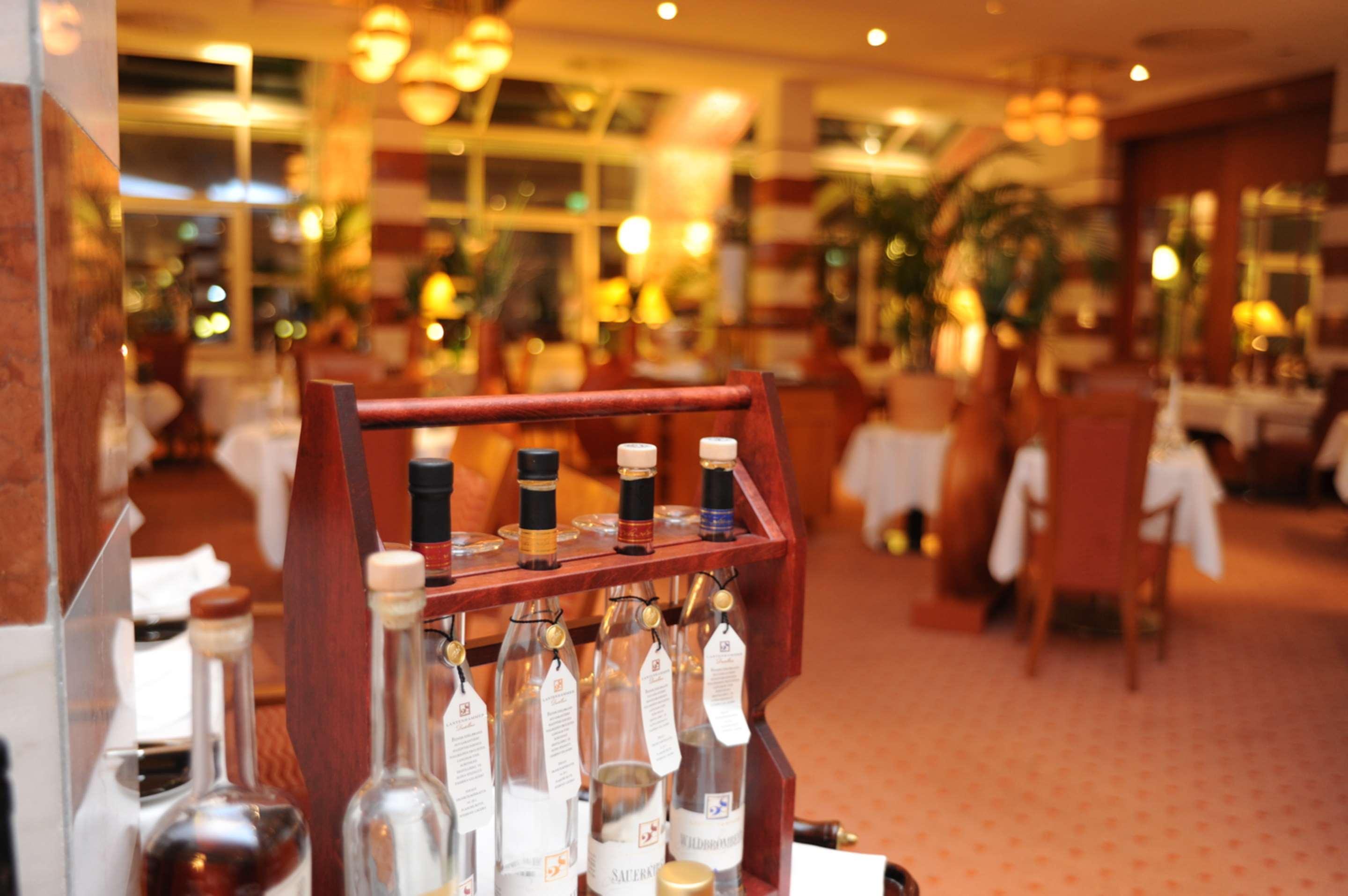 Steigenberger Hotel & Spa Bad Pyrmont Extérieur photo A wine flight